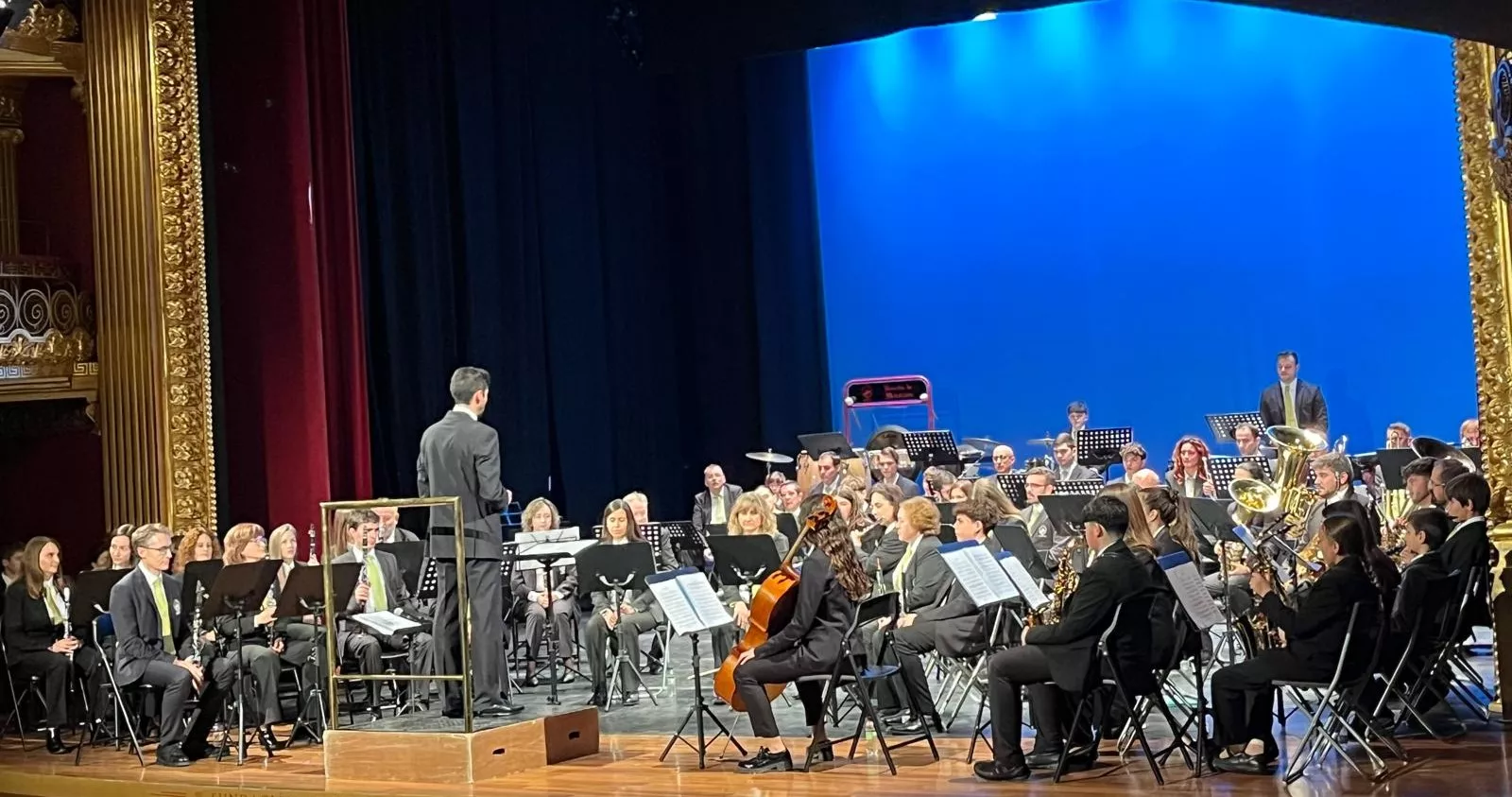 La Banda de Música de Huesca en el concierto 'La vuelta al mundo en 80 minutos' en el Olimpia. Foto Mercedes Manterola