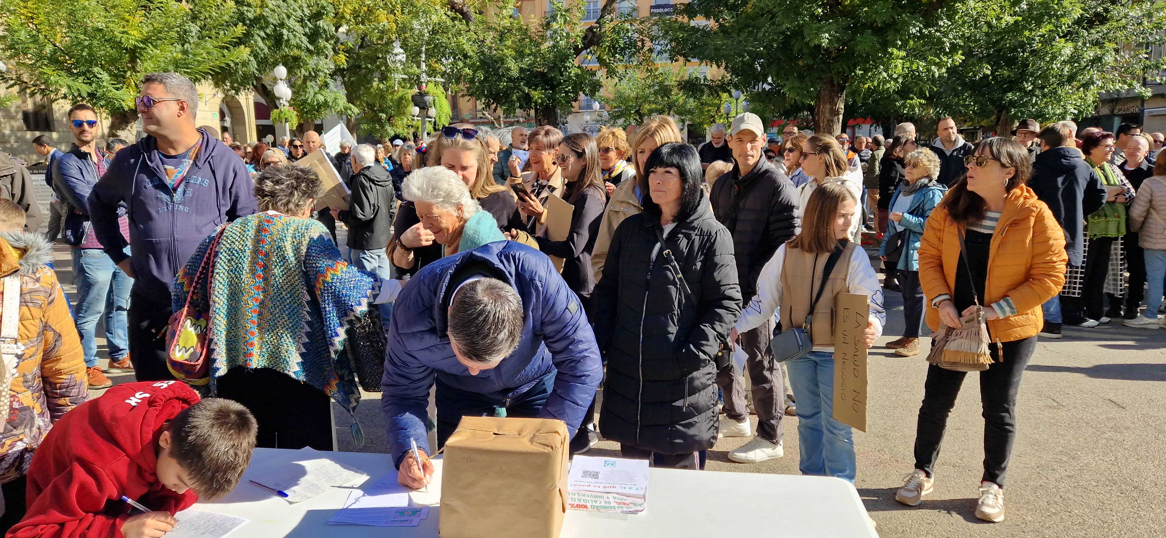 Concentración por la sanidad pública en Huesca. Foto Myriam Martínez