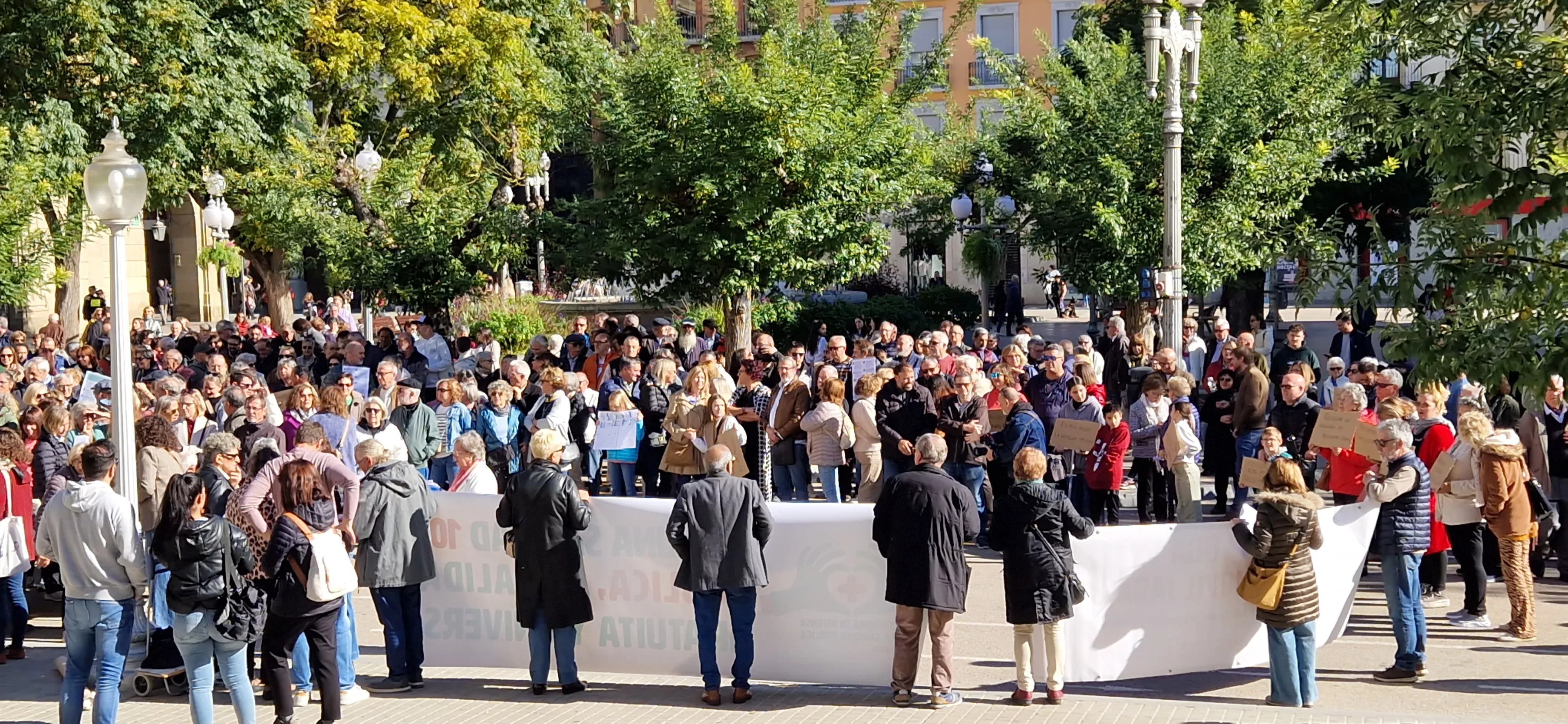 Concentración por la sanidad pública en Huesca. Foto Myriam Martínez