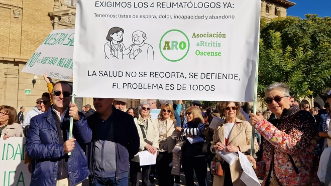 Concentración por la sanidad pública en Huesca. Foto Myriam Martínez