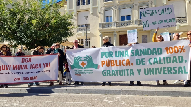 Concentración por la sanidad pública en Huesca. Foto Myriam Martínez