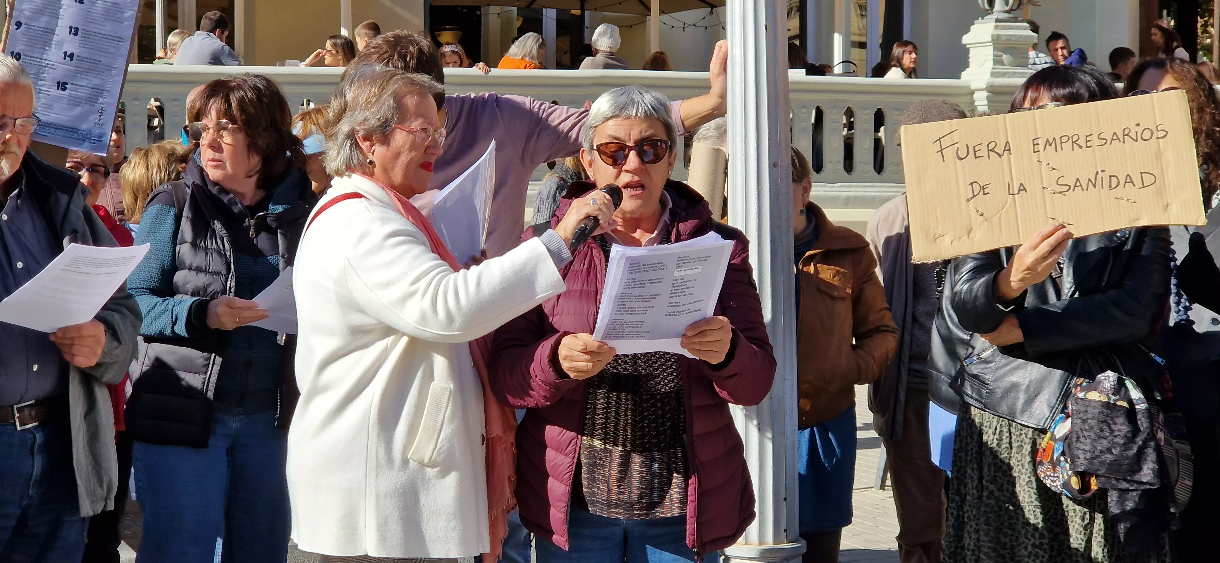 Concentración por la sanidad pública en Huesca. Foto Myriam Martínez
