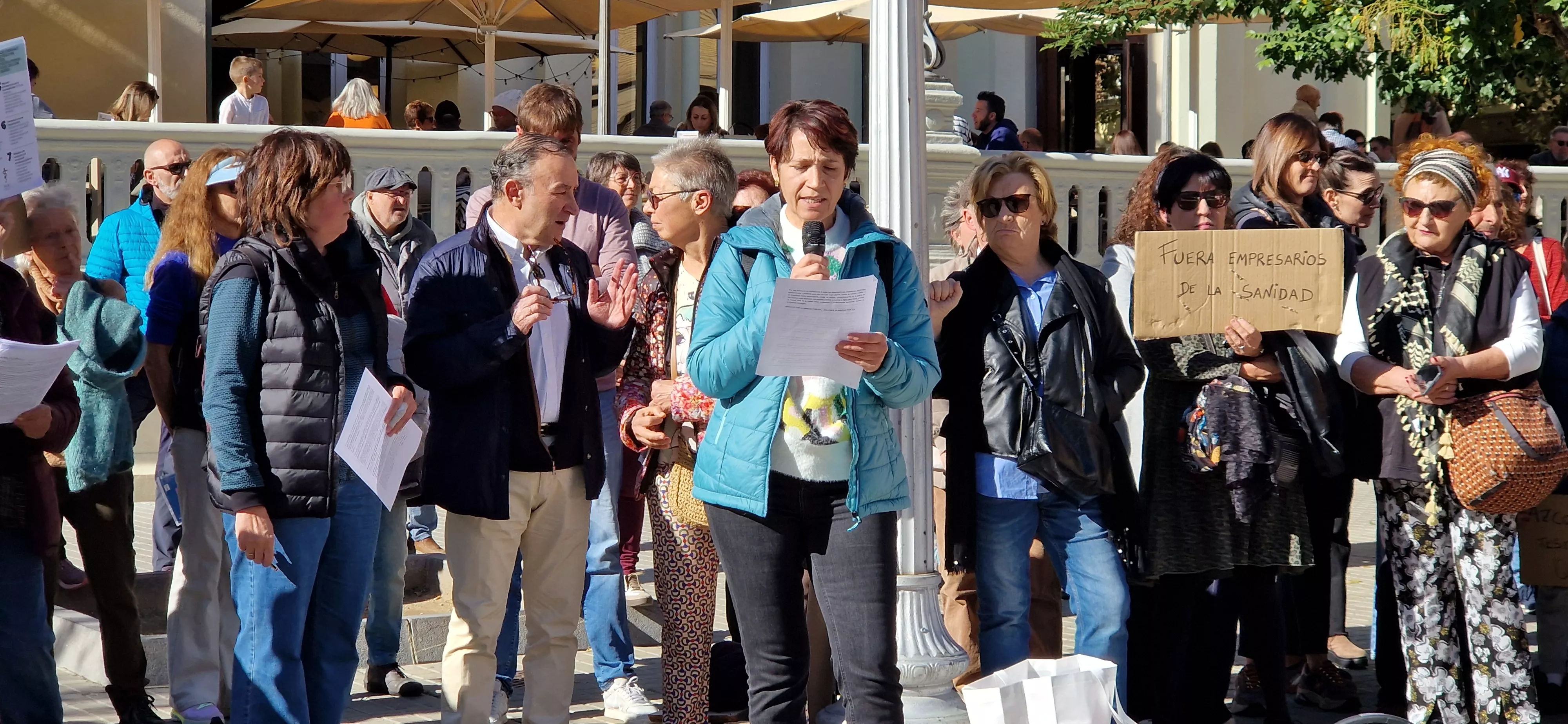 Concentración por la sanidad pública en Huesca. Foto Myriam Martínez