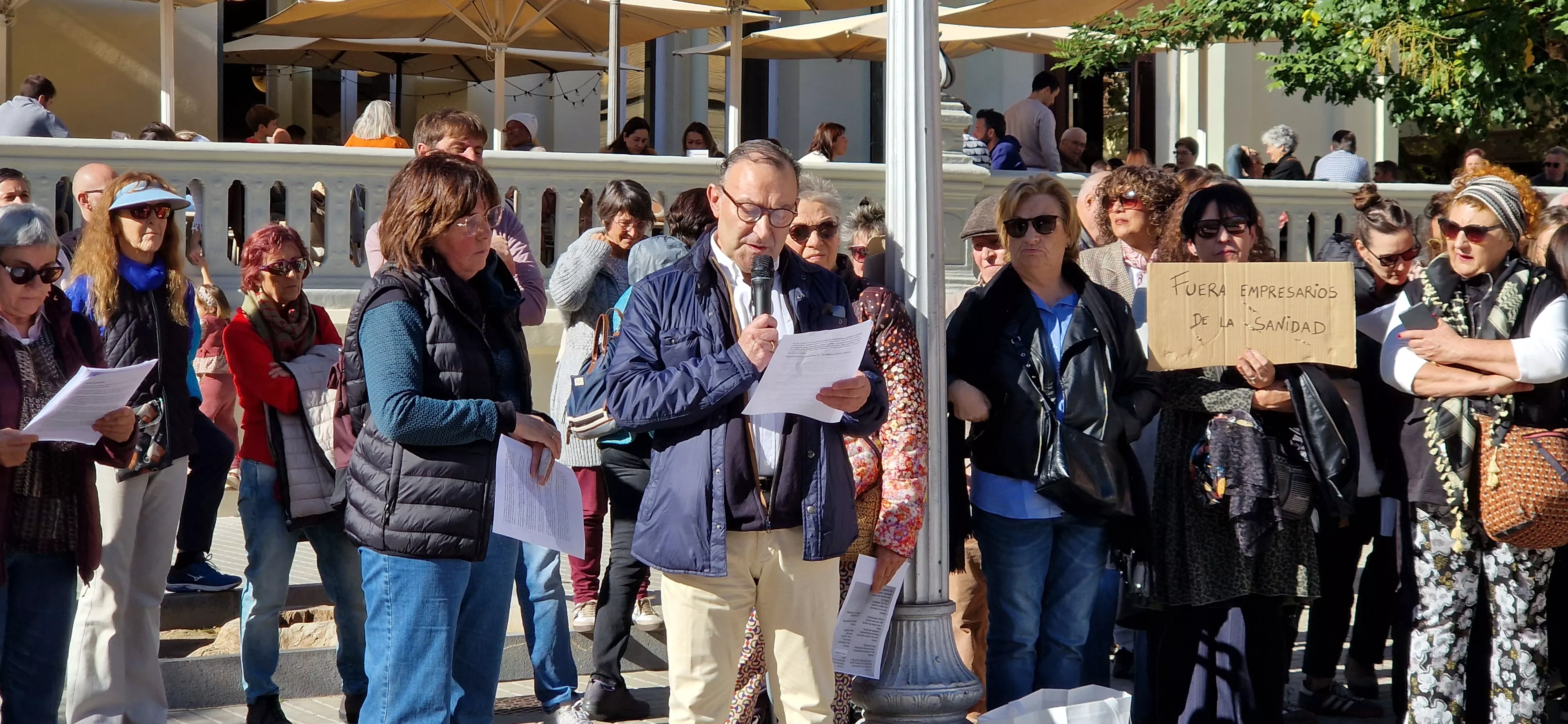Concentración por la sanidad pública en Huesca. Foto Myriam Martínez