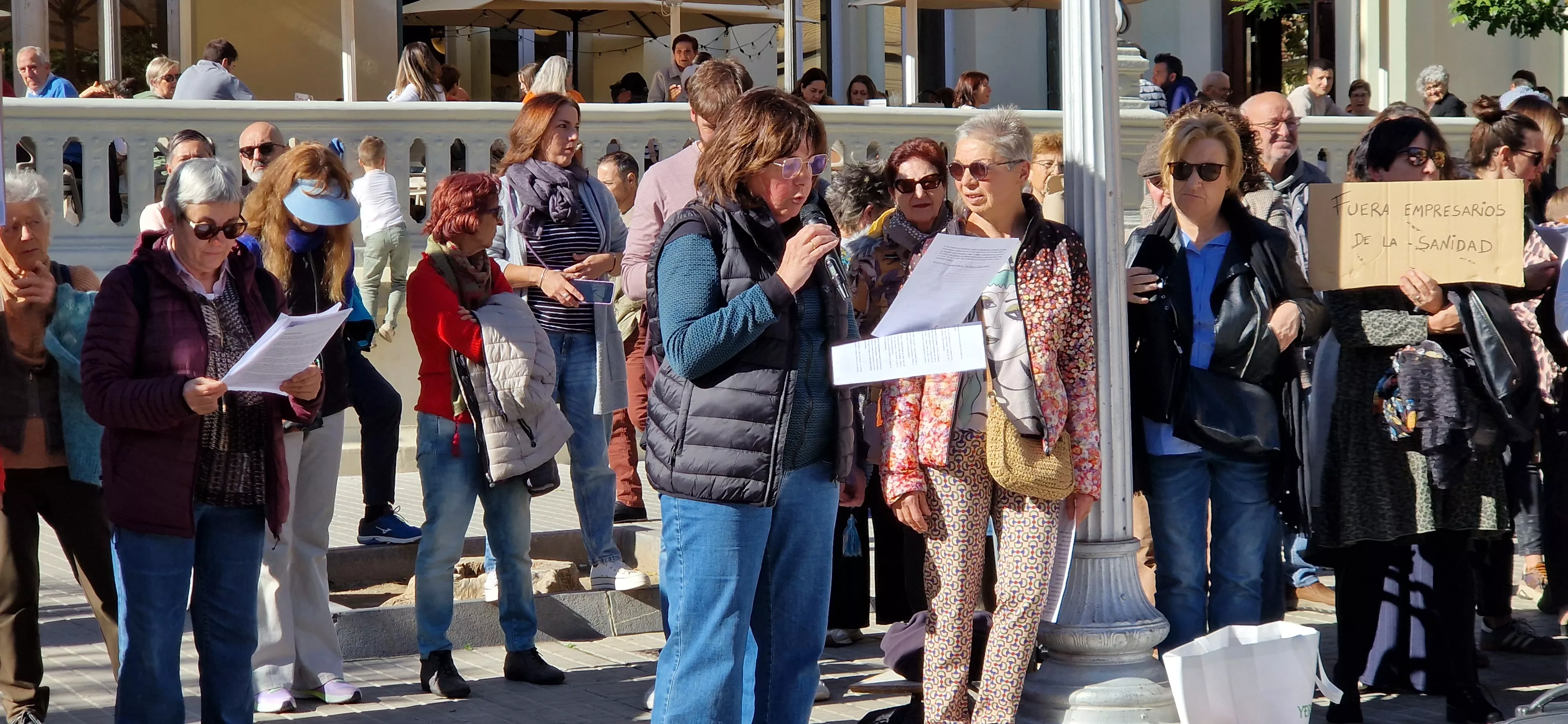 Concentración por la sanidad pública en Huesca. Foto Myriam Martínez