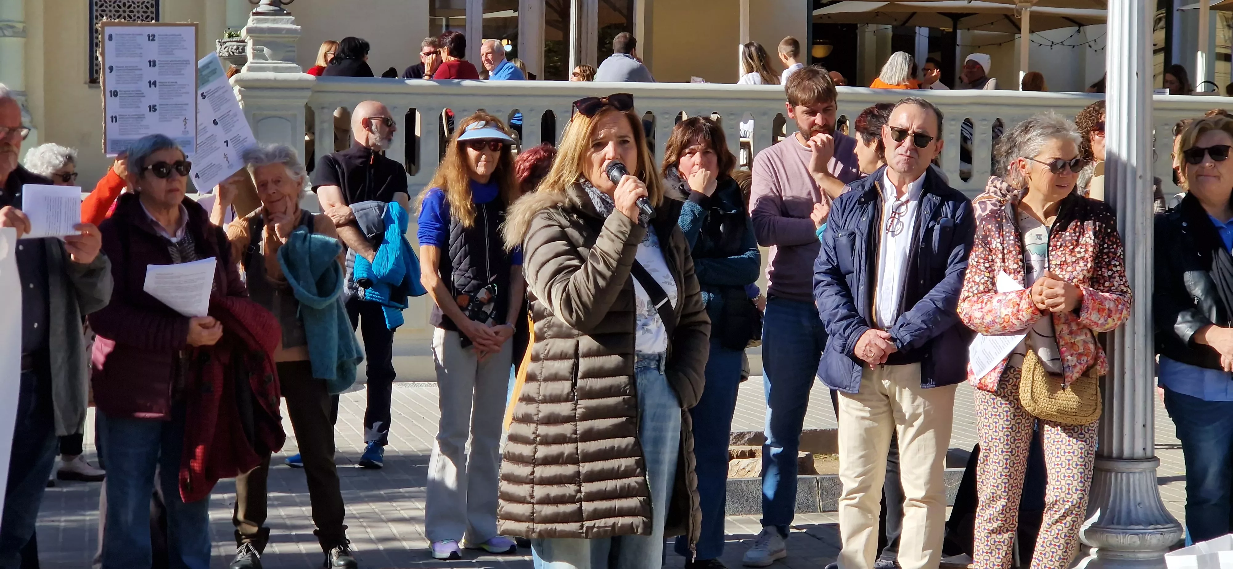 Concentración por la sanidad pública en Huesca. Foto Myriam Martínez