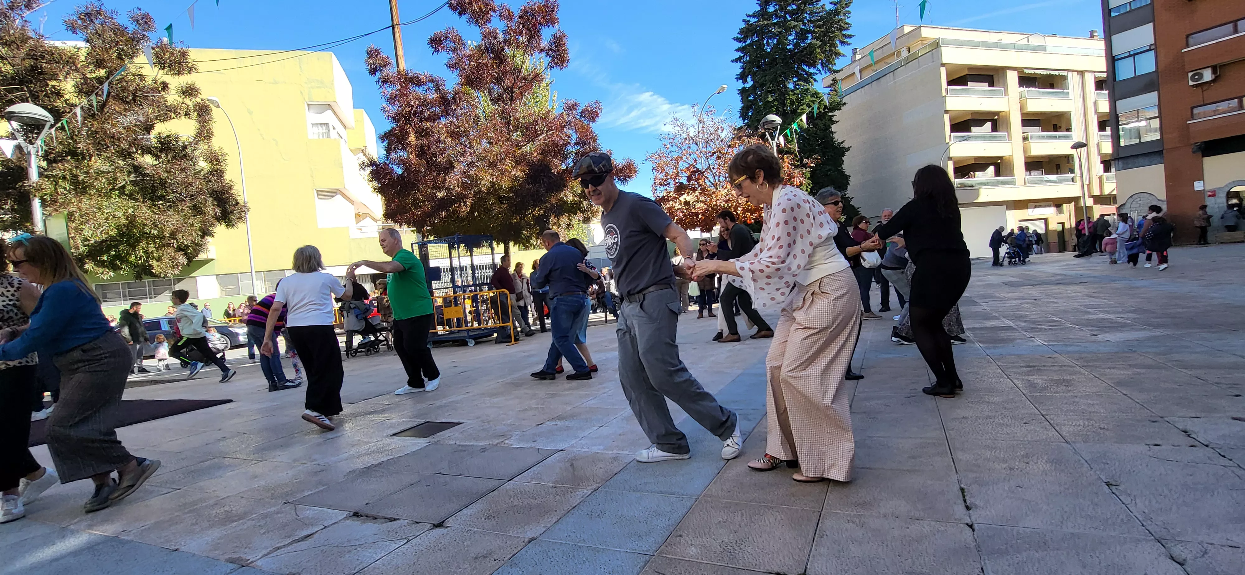 Tradicional reparto de migas de las fiestas de San Martín. Foto Mercedes Manterola