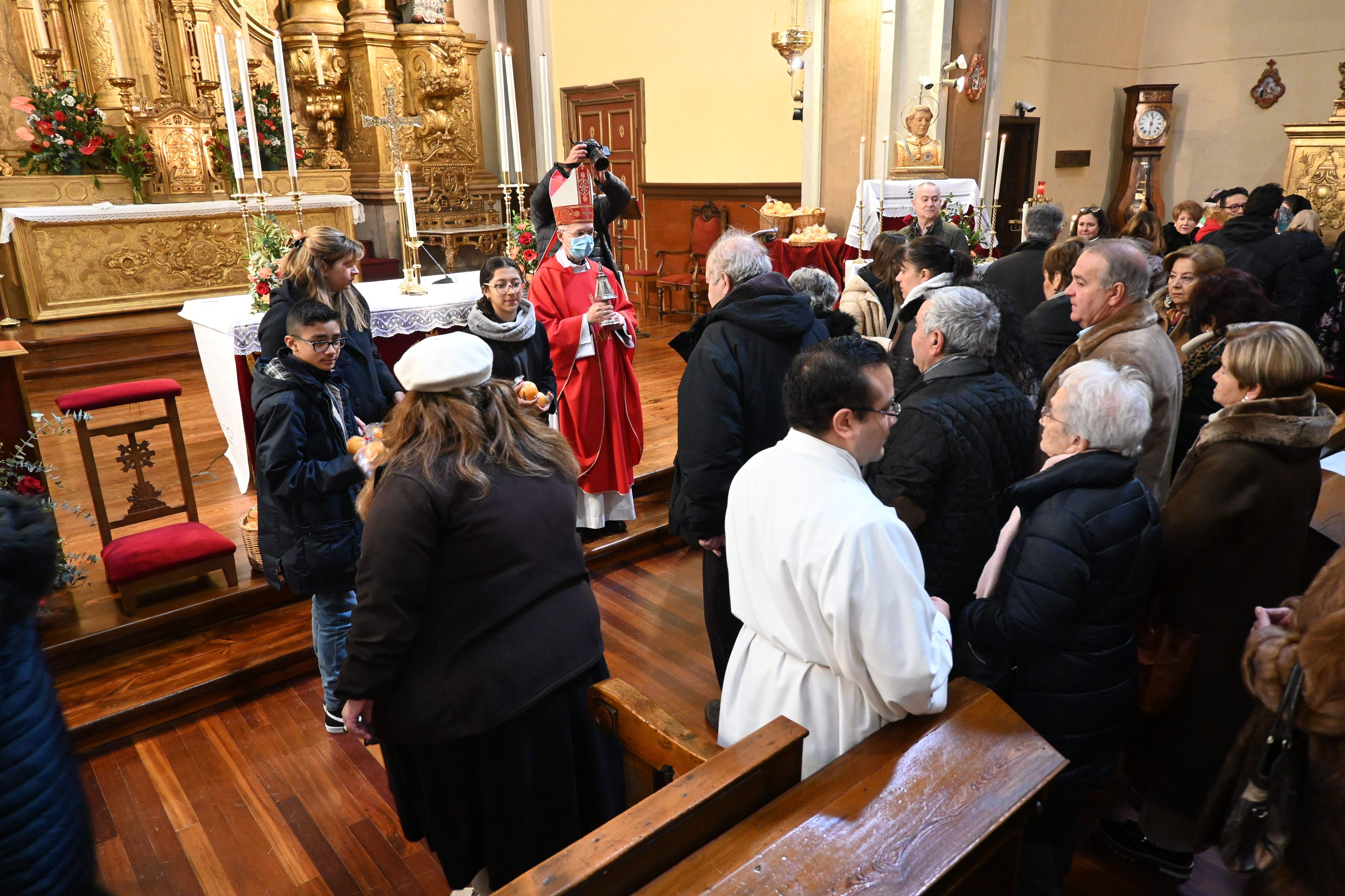 Misa pontifical en San Vicente