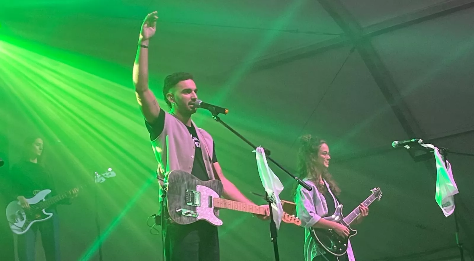 Actuación de Radices en el festival Luna Lunera de las fiestas de San Martín. Foto Mercedes Manterola