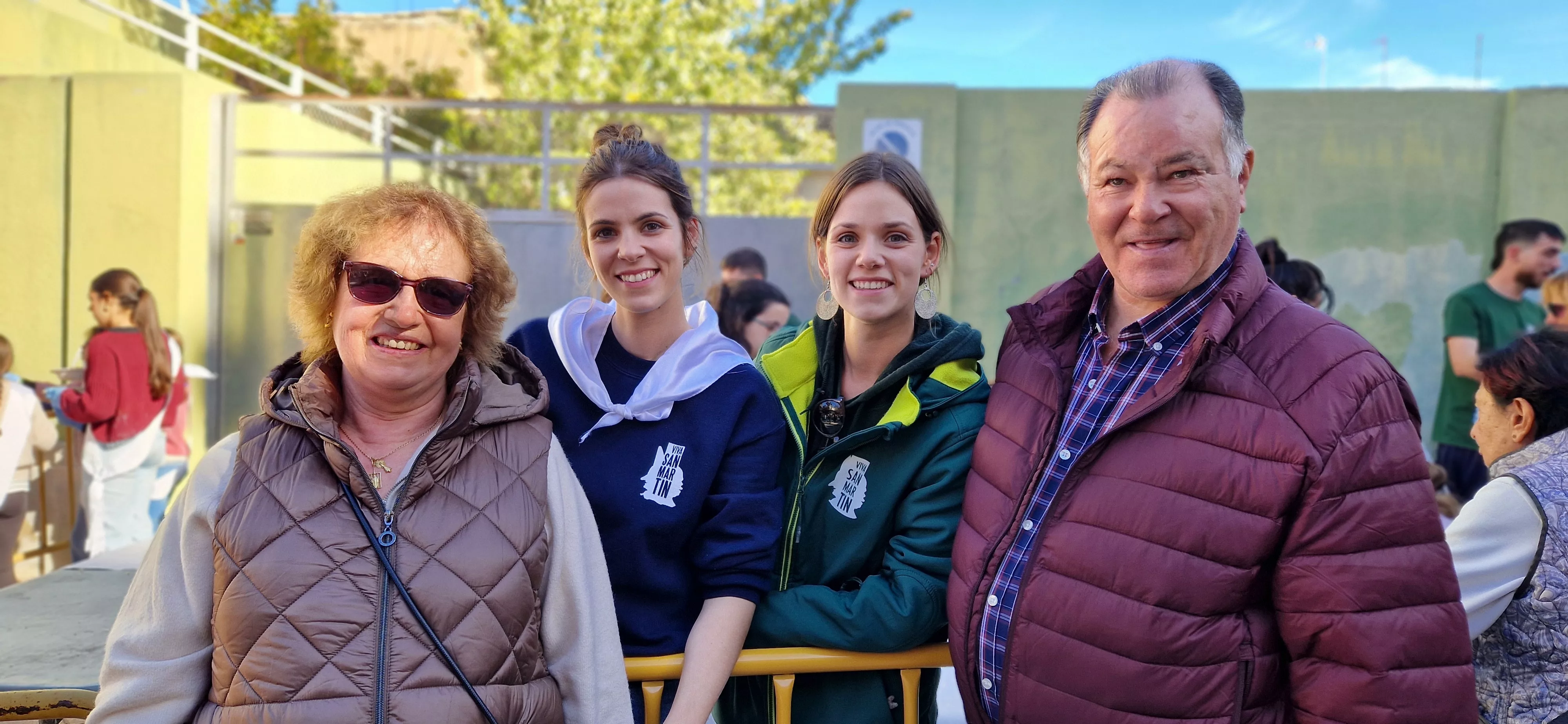 Tradicional reparto de migas de las fiestas de San Martín. Foto Myriam Martínez