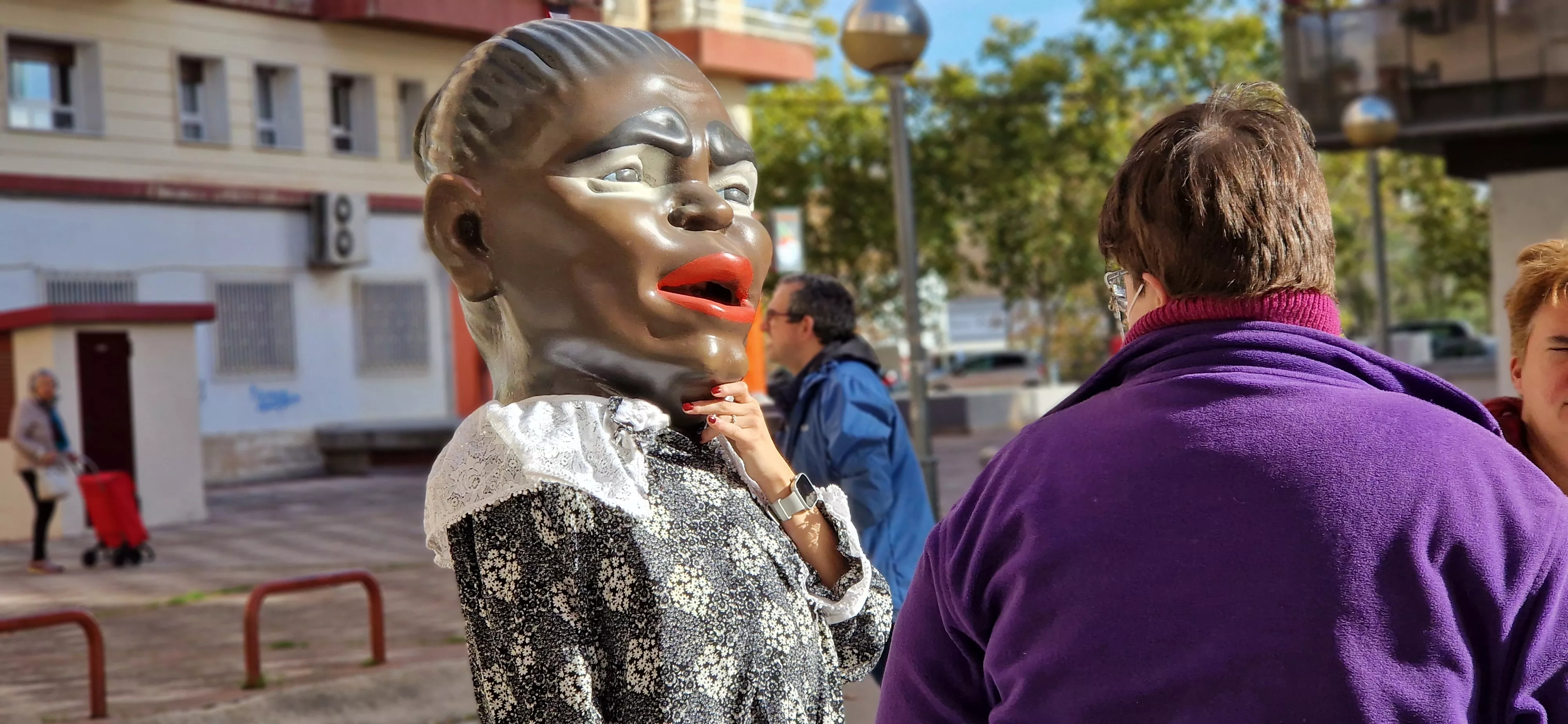 La Abueleta y el Payaso visitando la Asociación Down. Foto Myriam Martínez