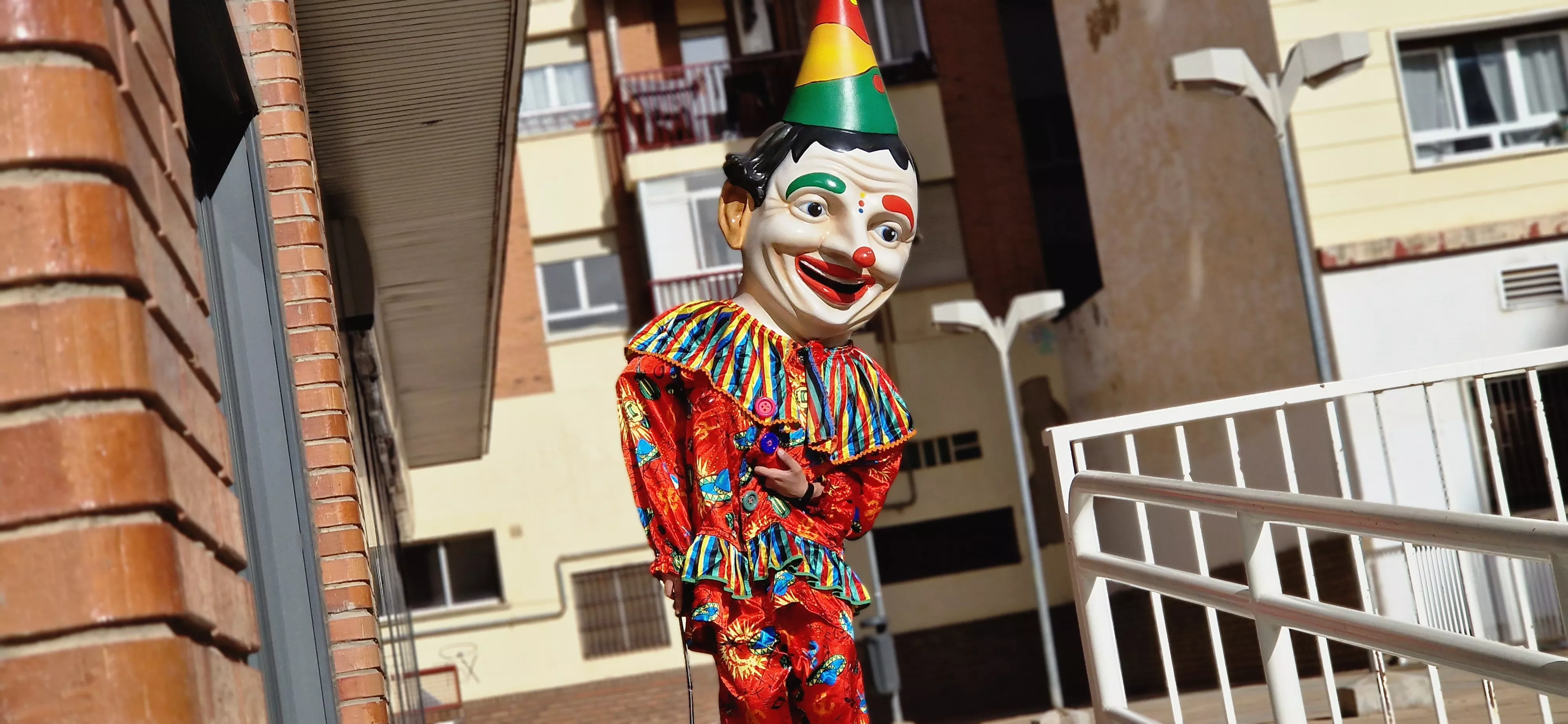 La Abueleta y el Payaso visitando la Asociación Down. Foto Myriam Martínez