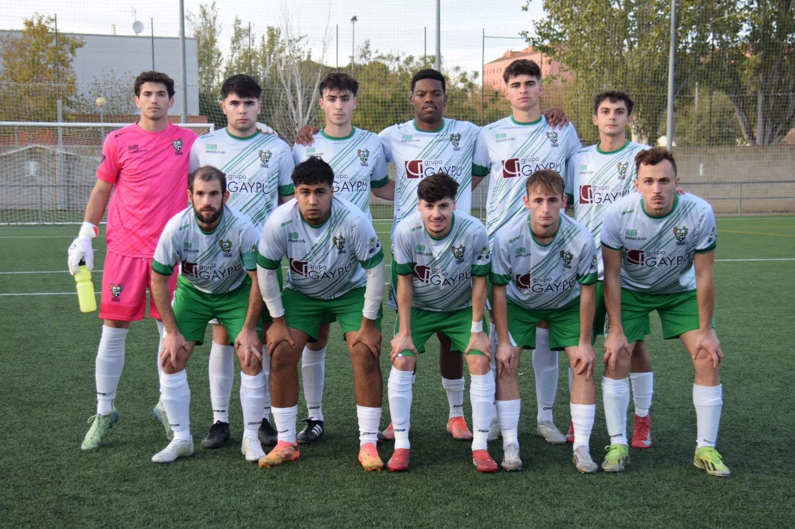 Once del Peñas Oscenses en la visita al Ranillas. Regional Preferente: el Fraga sigue sumando y pone velocidad de crucero. Foto: Carlos Lacampa