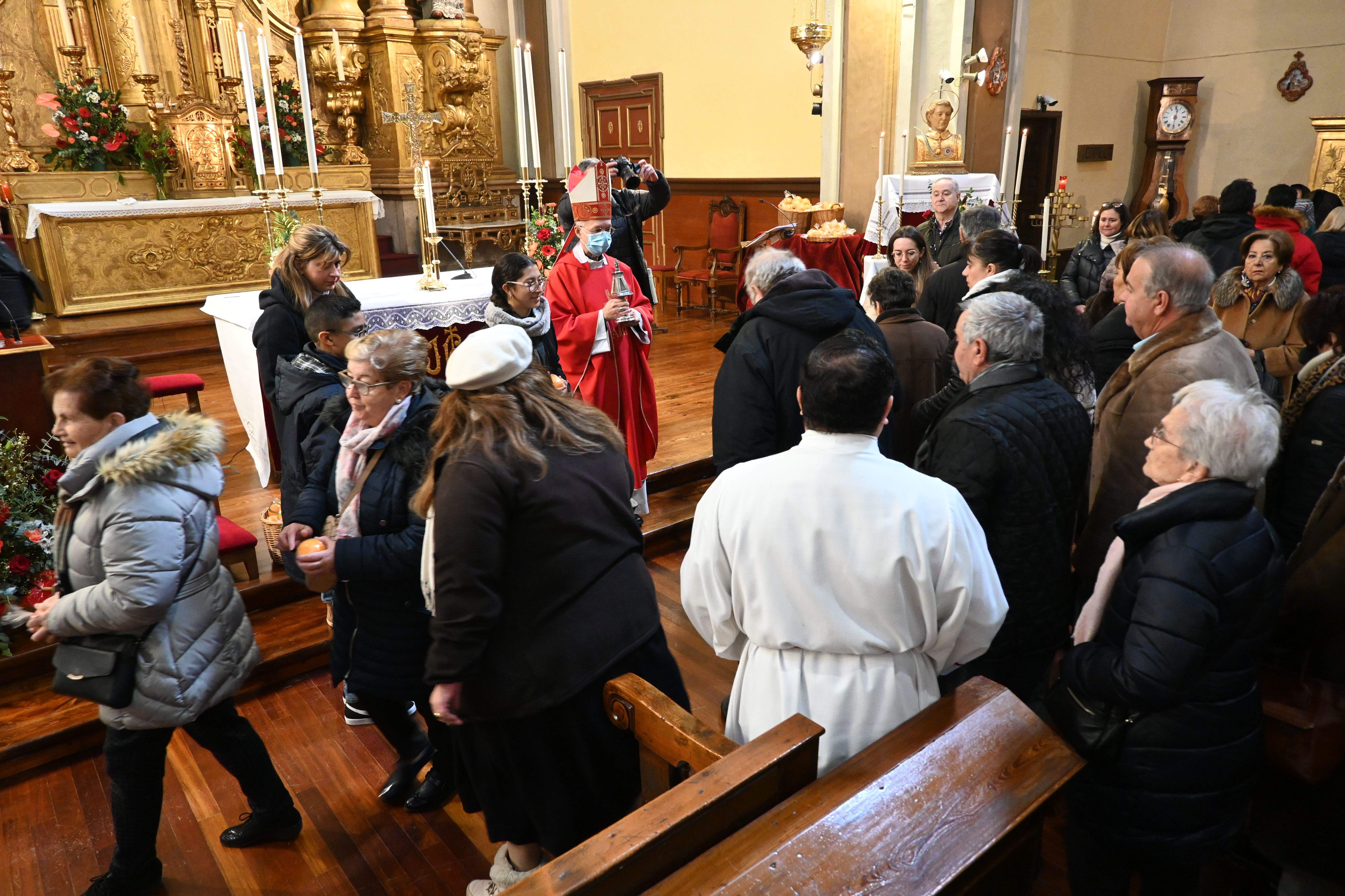 Misa pontifical en San Vicente