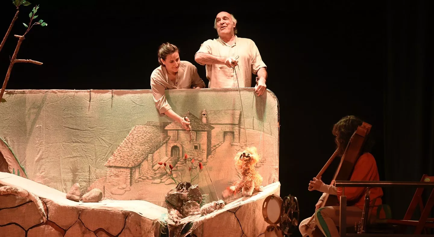 'La fábula de la raposa', de Los Titiriteros de Binéfar, en Extrarradios en Almudévar.