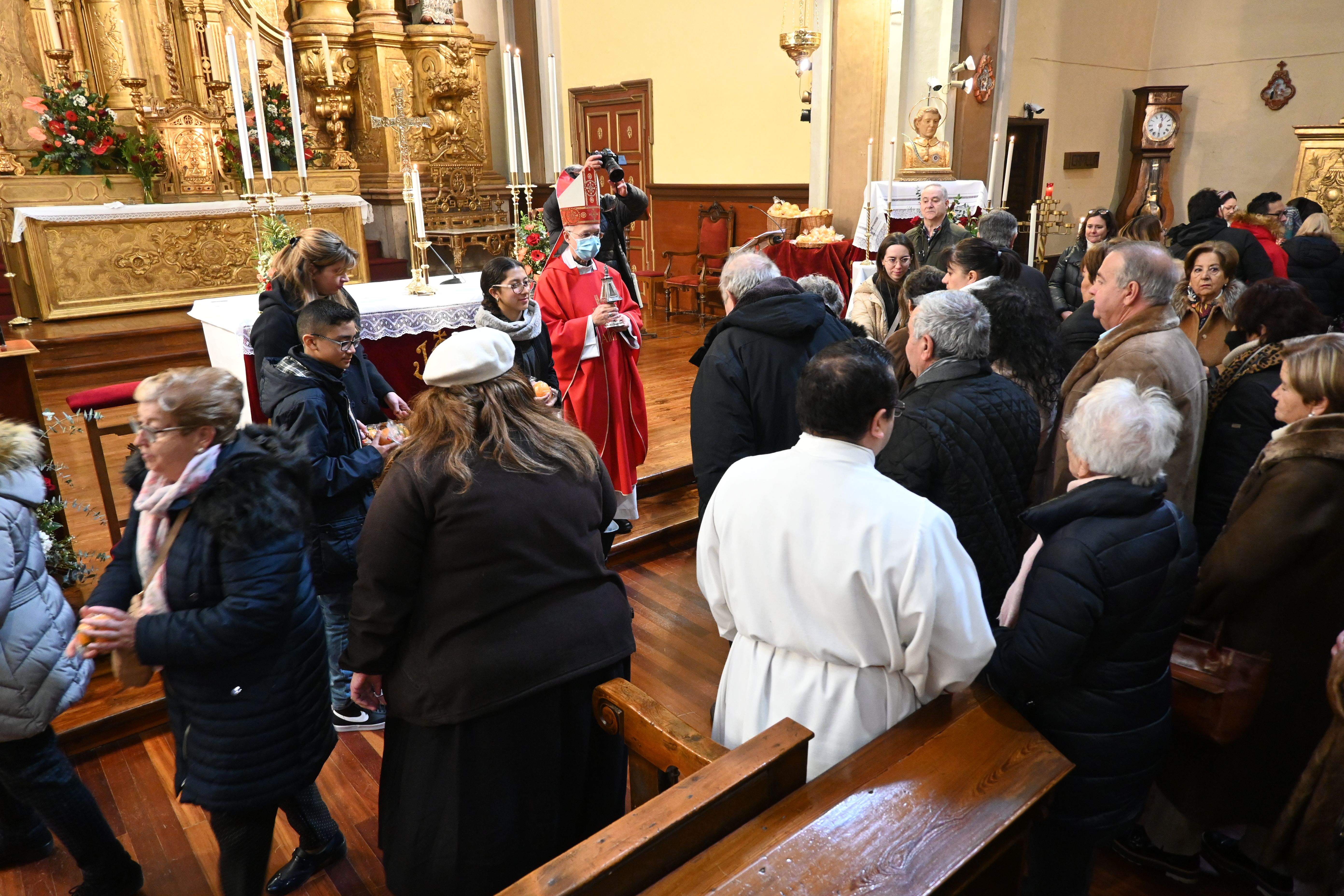 Misa pontifical en San Vicente