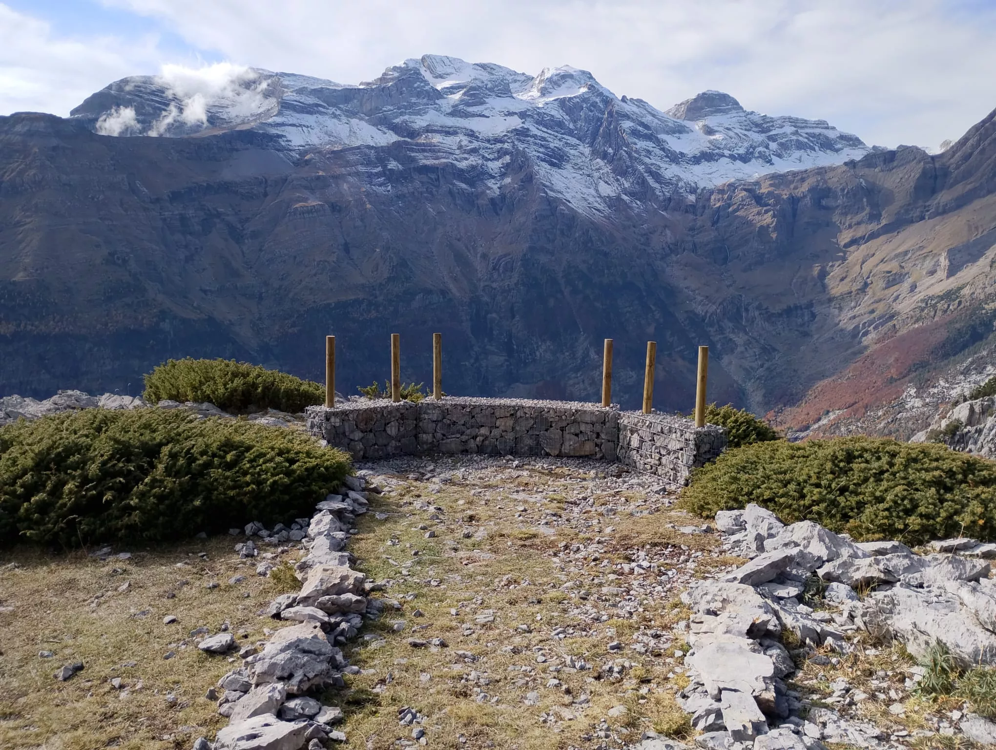 Acondicionamiento del mirador de La Estiva, uno de los proyectos acometidos por el Ayuntamiento de Bielsa. Acondicionamiento del mirador de La Estiva, uno de los proyectos acometidos por el Ayuntamiento de Bielsa.
