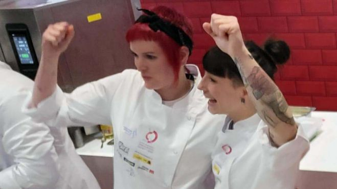 Susana e Iris, al finalizar la elaboración Susana e Iris, al finalizar la elaboración