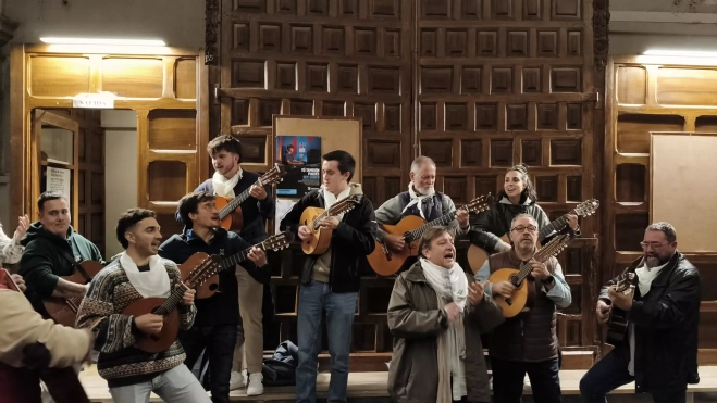 La ronda en las fiestas el barrio de San Martín.