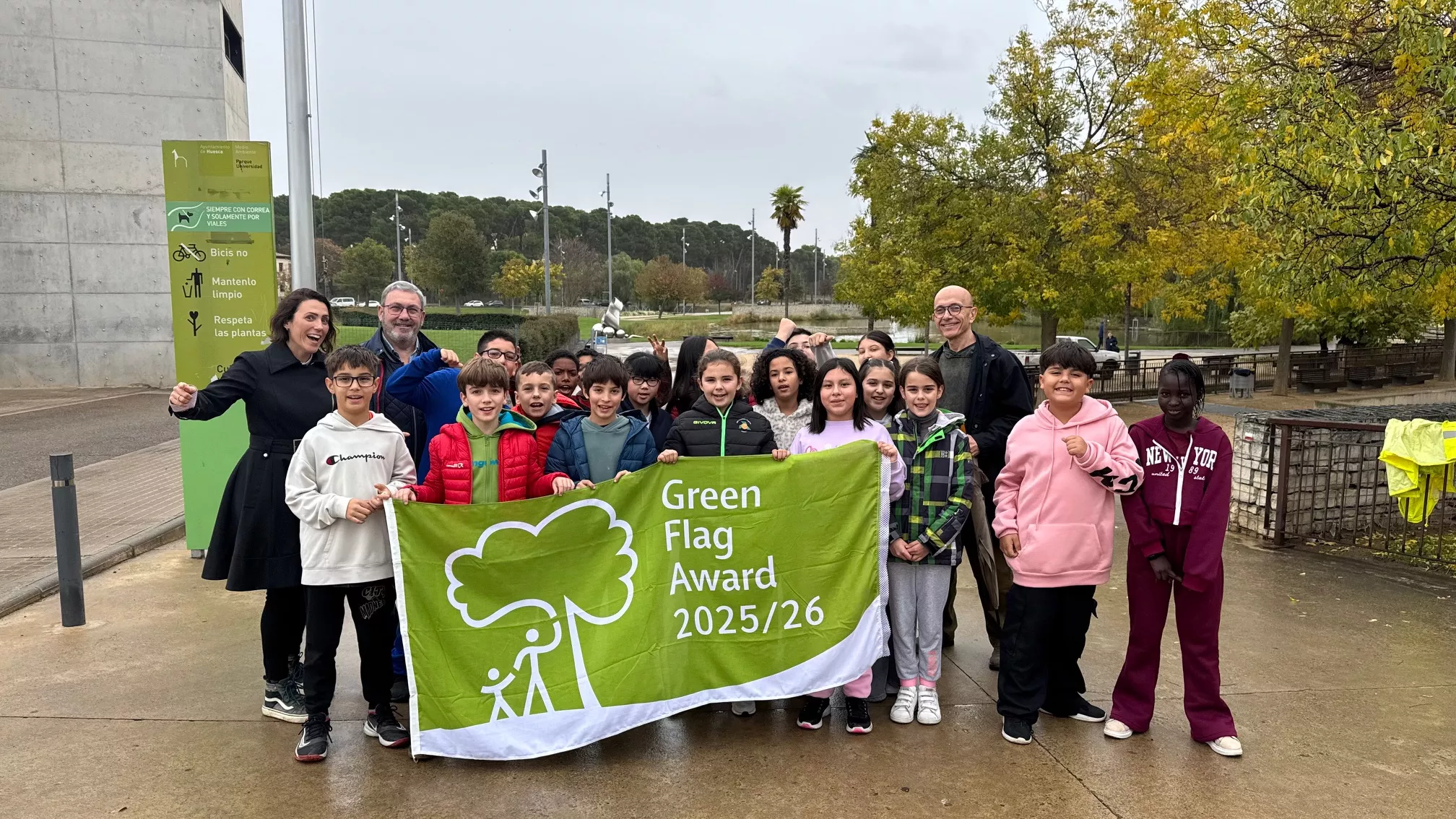 Los niños y niñas de 5º de primaria del colegio San Vicente han sido los protagonistas del acto.