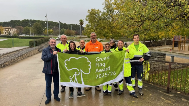 Veintemilla y trabajadores de Parques y Jardines.