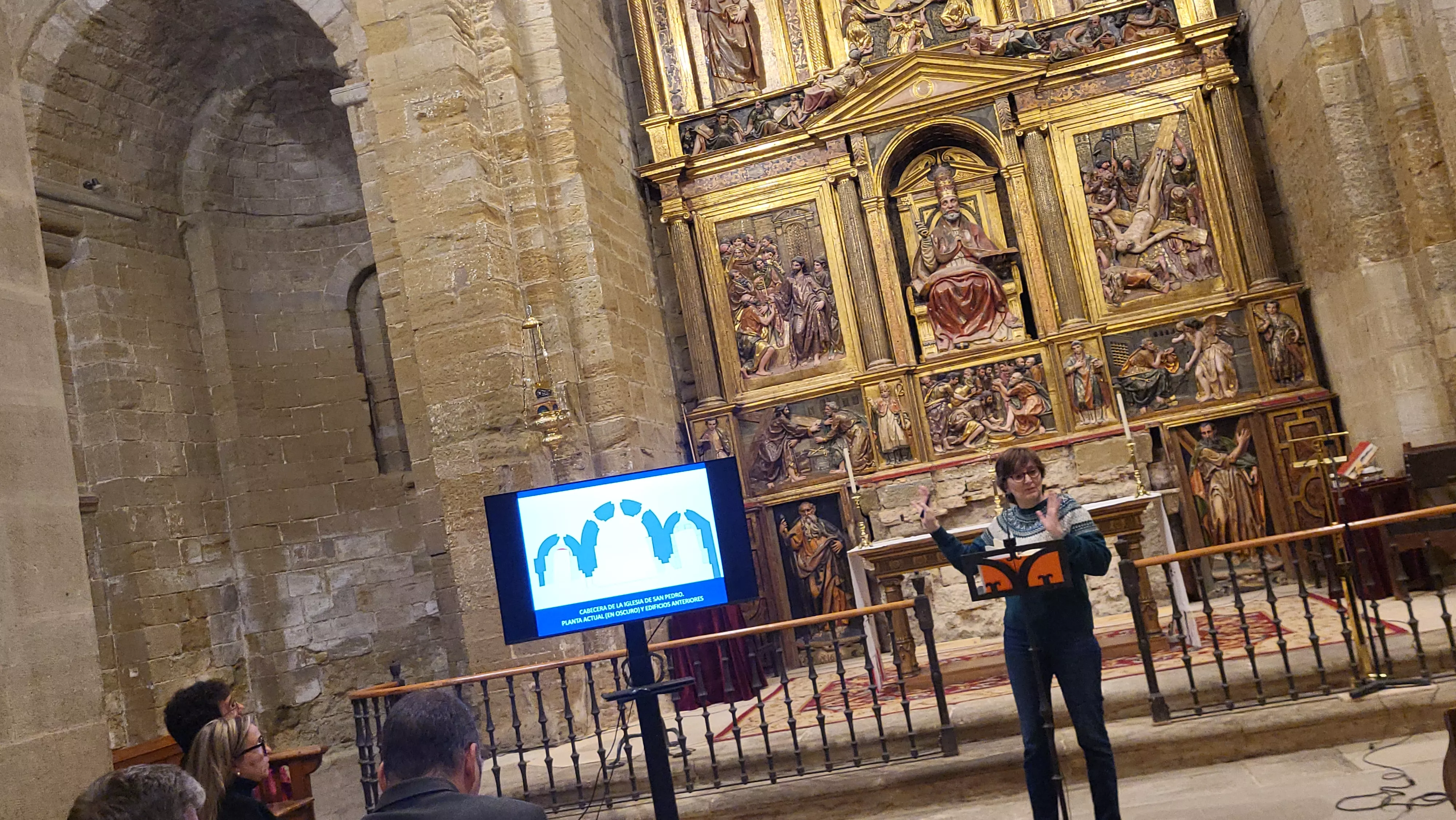 Presentación de los resultados de la excavación arqueológica en San Pedro el Viejo. Foto Mercedes Manterola