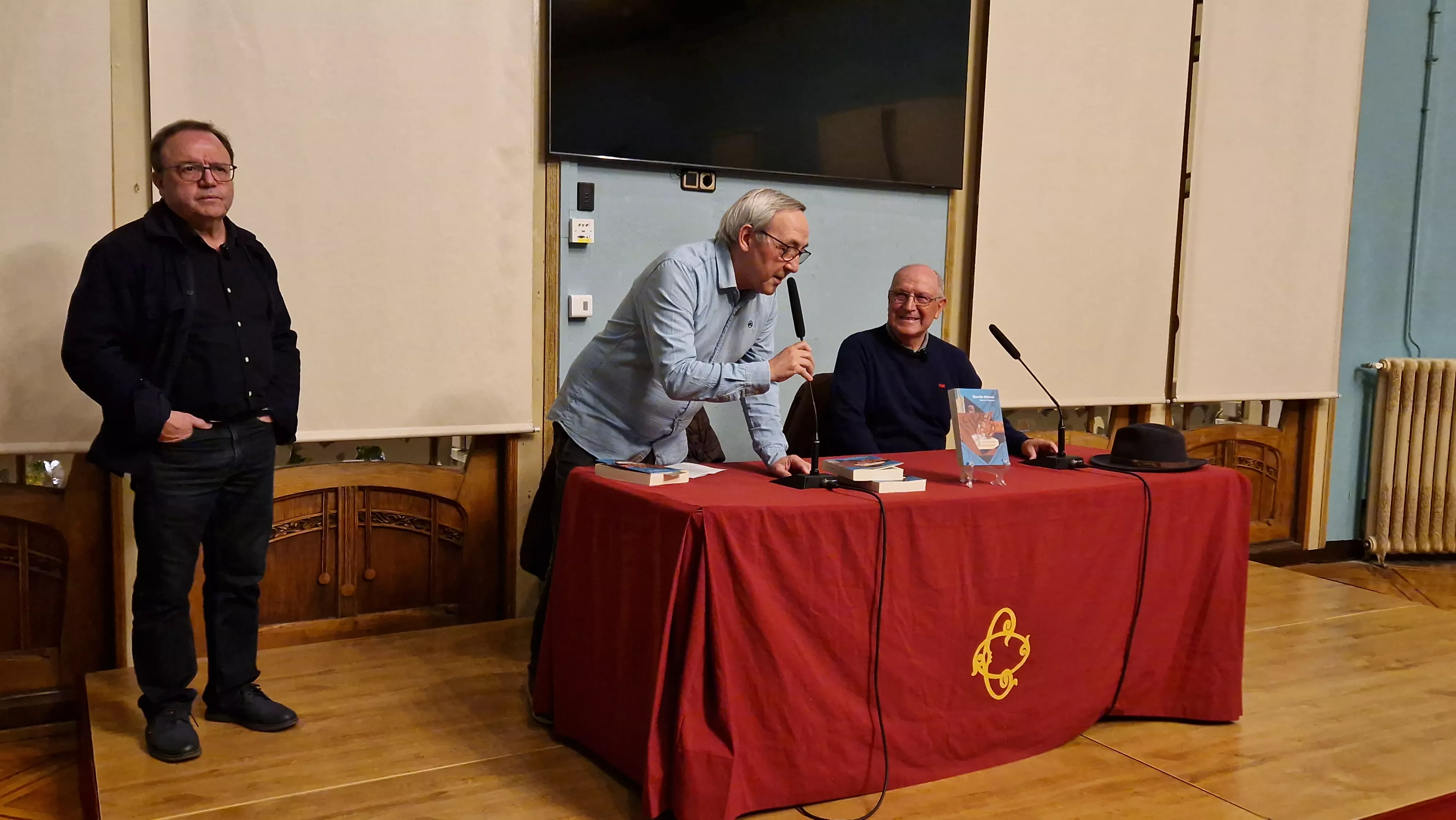 José María Aniés se dirige a los asistentes. Foto Myriam Martínez