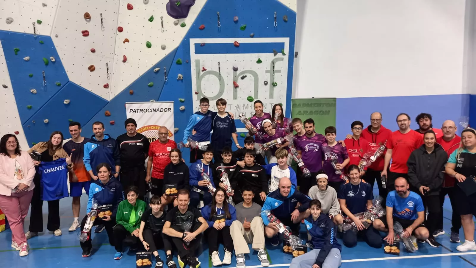 Foto de familia de los premiados.