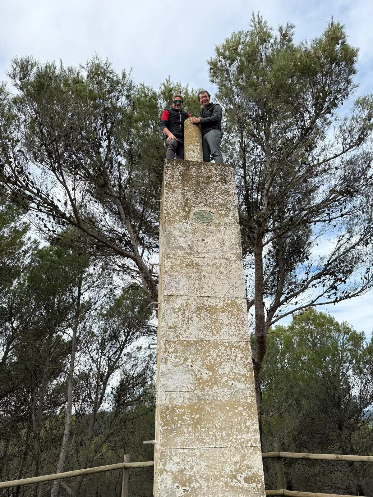 Javieres en el Reto de Santa Eulalia la Mayor y la cima de Santa Quiteria. Foto Juanlu Herrero