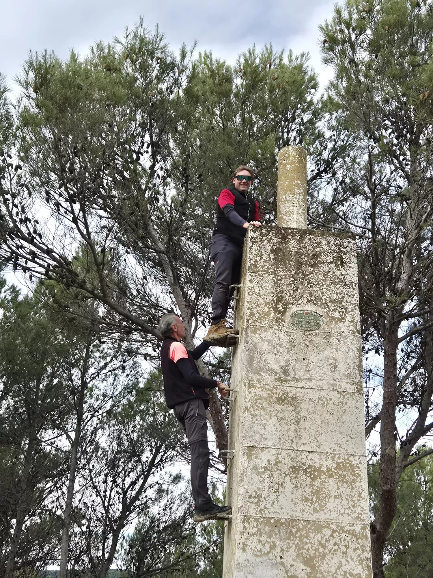 Javieres en el Reto de Santa Eulalia la Mayor y la cima de Santa Quiteria. Foto Juanlu Herrero
