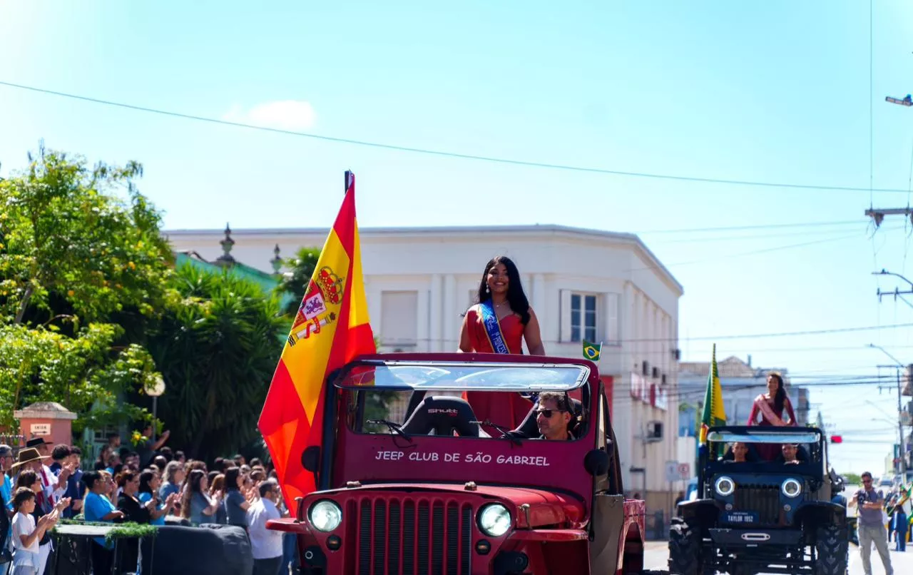  Desfile en homenaje a Félix de Azara.
