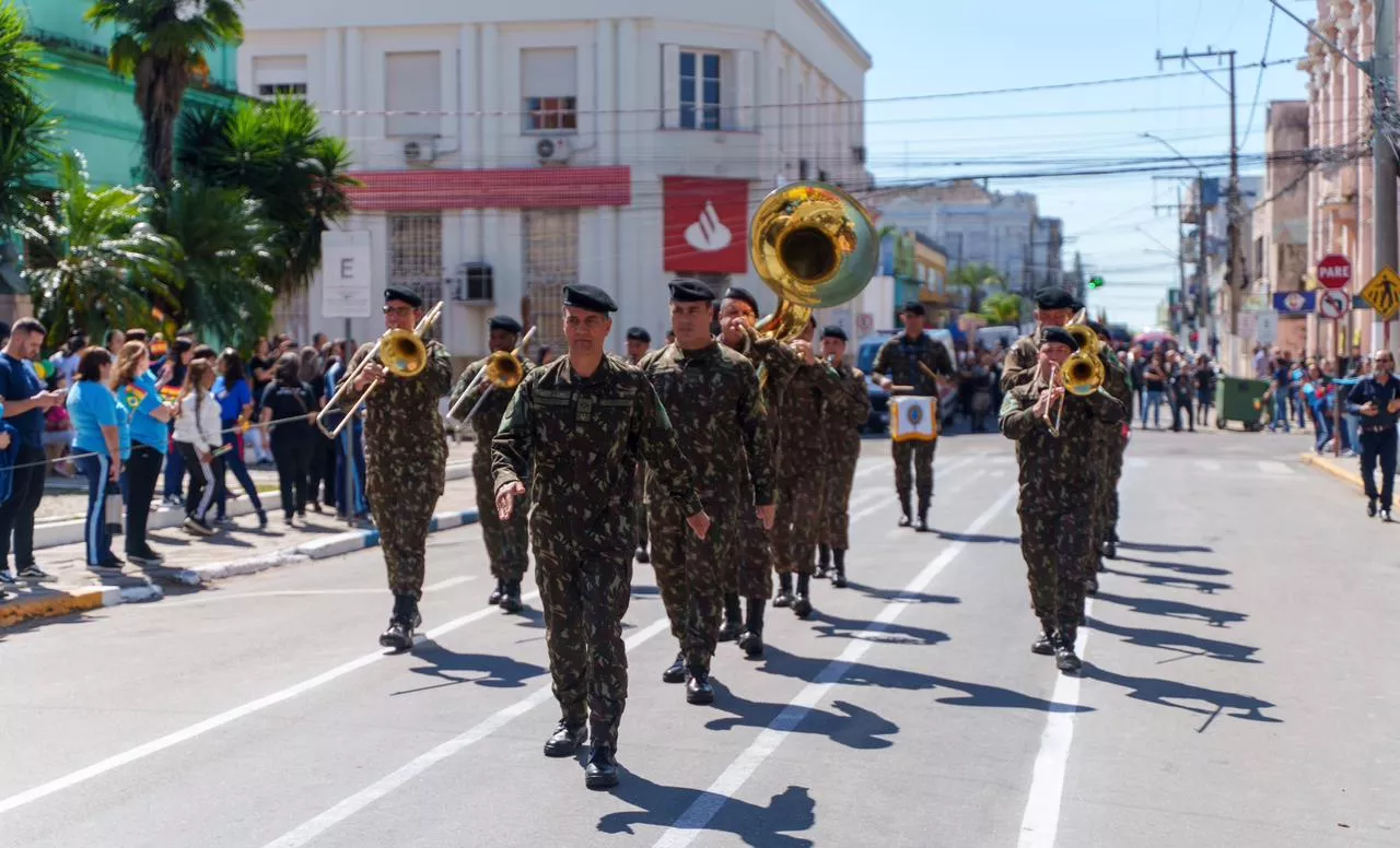  Desfile en homenaje a Félix de Azara.