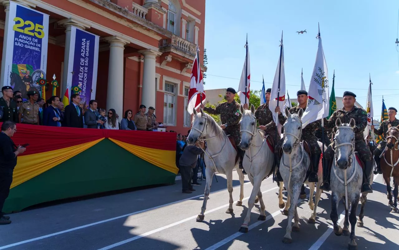 Desfile en homenaje a Félix de Azara.