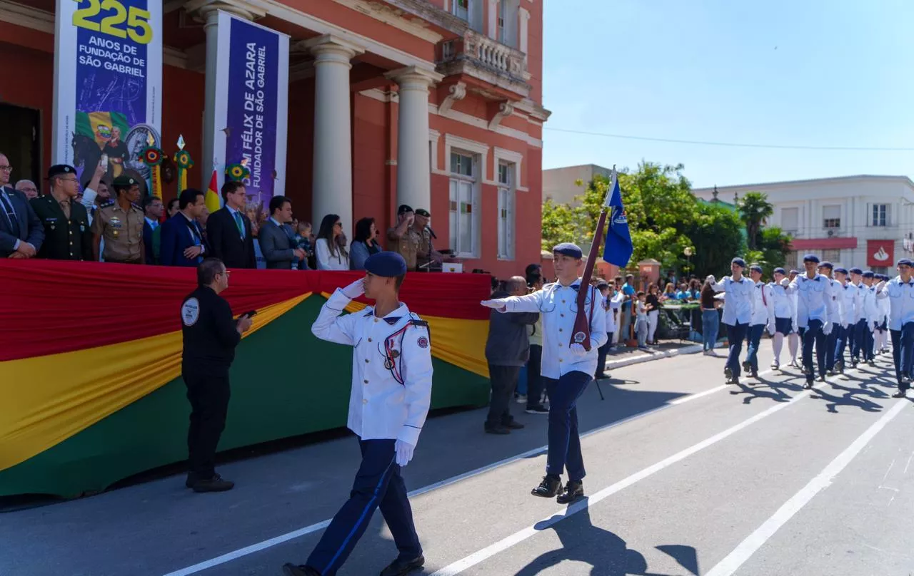  Desfile en homenaje a Félix de Azara.