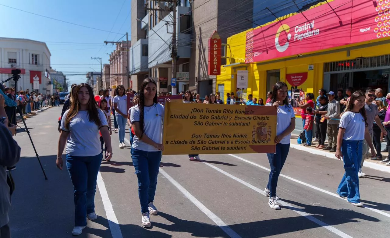  Desfile en homenaje a Félix de Azara.