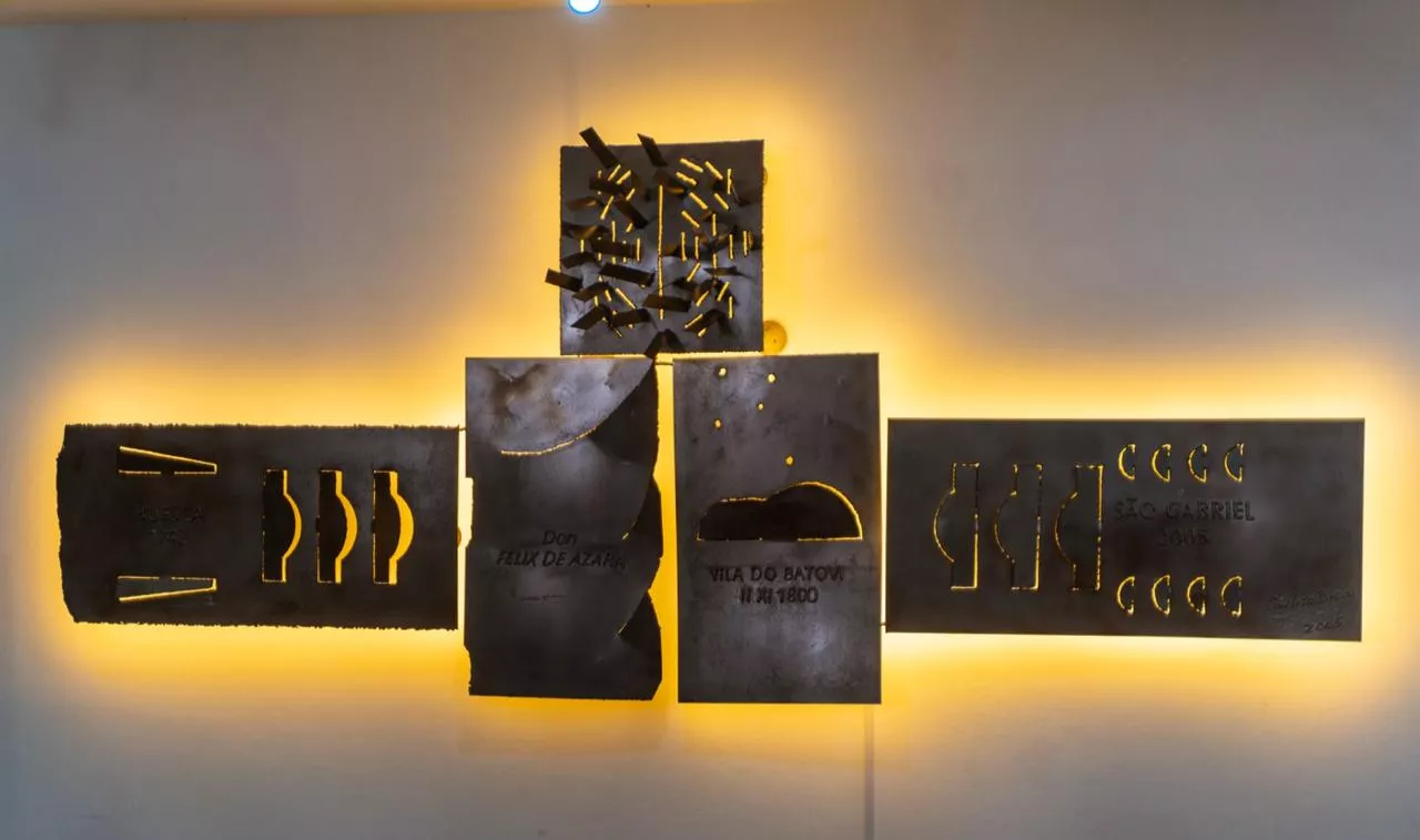 Inauguración de una escultura con una referencia a Huesca en su estructura    22