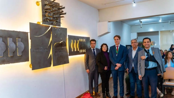 Inauguración de una escultura con una referencia a Huesca en su estructura Inauguración de una escultura con una referencia a Huesca en su estructura