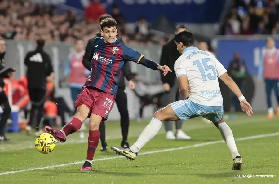 Angel Pérez, una de las áreas de mejora que tiene el Huesca por su chispa