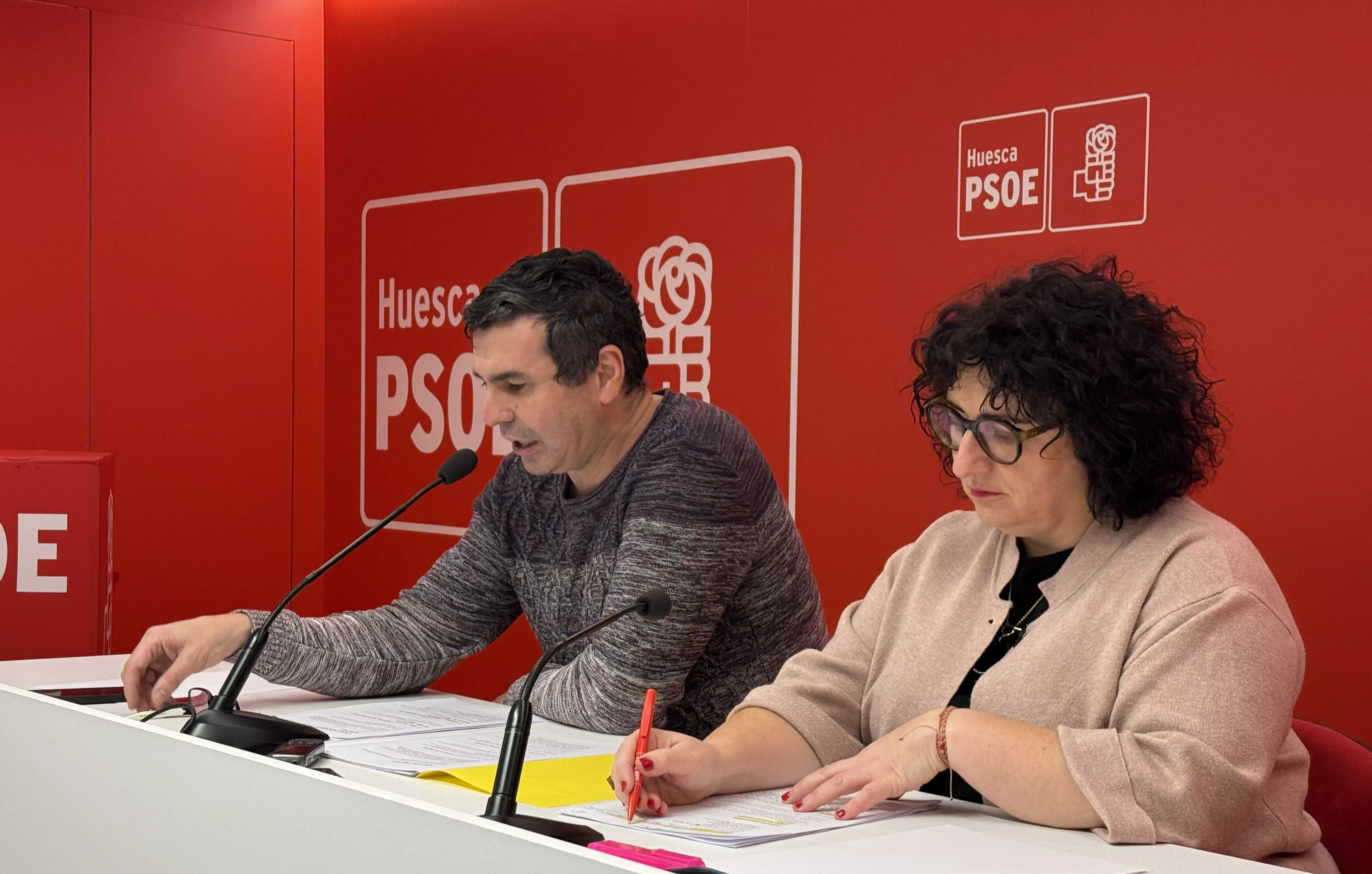 Fernando Sánchez y Gemma Betorz han presentado las enmiendas a los presupuestos de la DPH. Fernando Sánchez y Gemma Betorz han presentado las enmiendas a los presupuestos de la DPH.