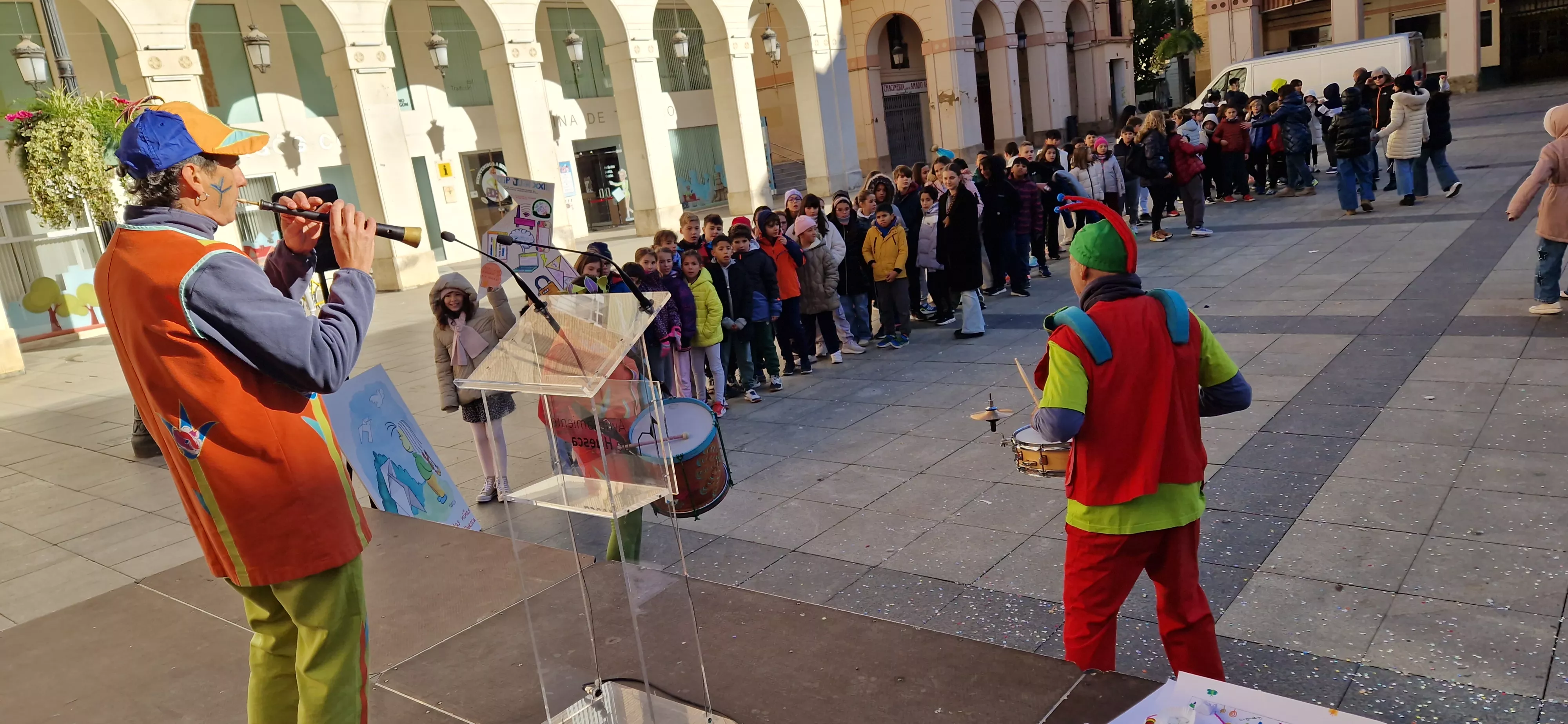 Celebración de la Convención de los Derechos del Niño en la plaza López Allué. Foto Myriam Martínez