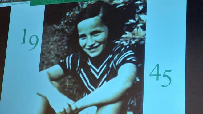 Michaela Vidláková, recién acabada la guerra, radiante Michaela Vidláková, recién acabada la guerra, radiante