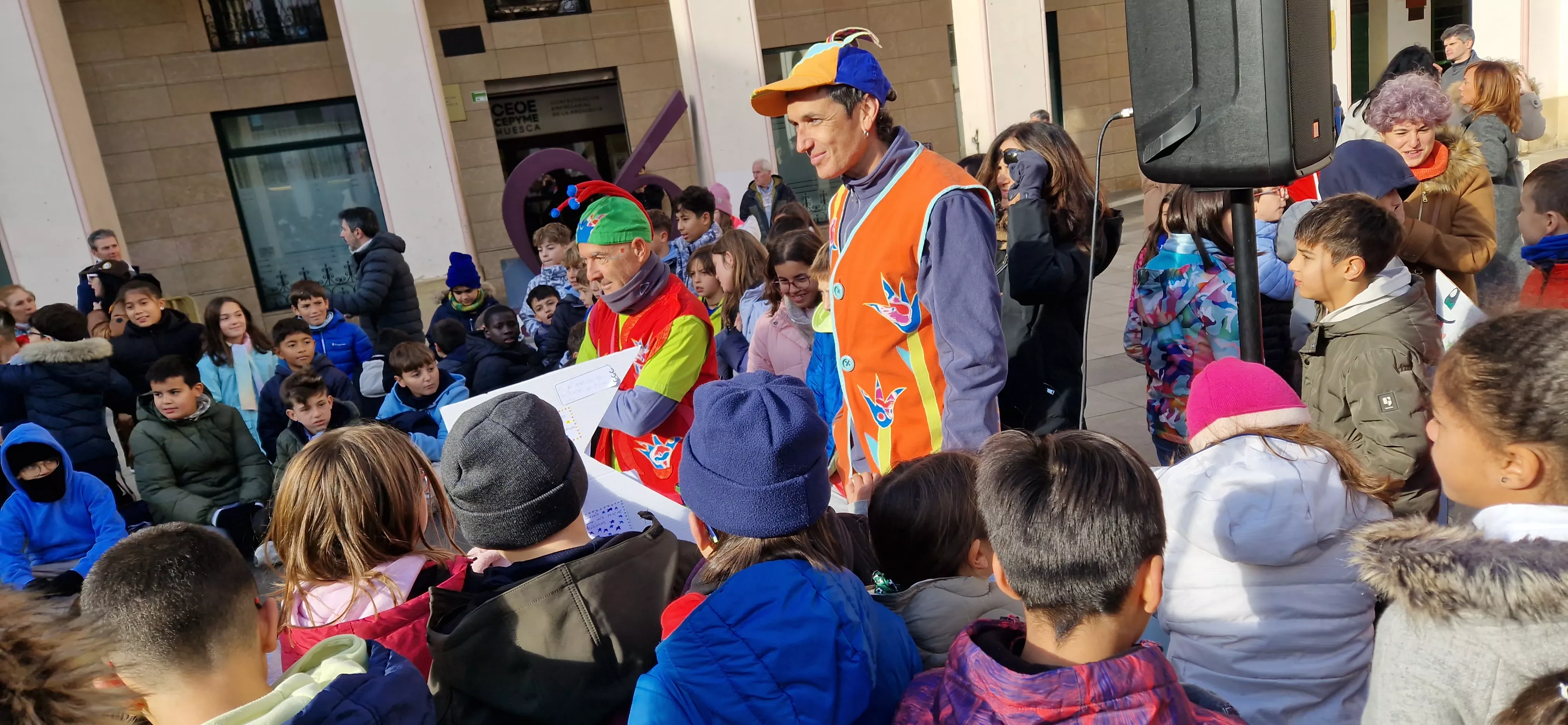 Celebración de la Convención de los Derechos del Niño en la plaza López Allué. Foto Myriam Martínez