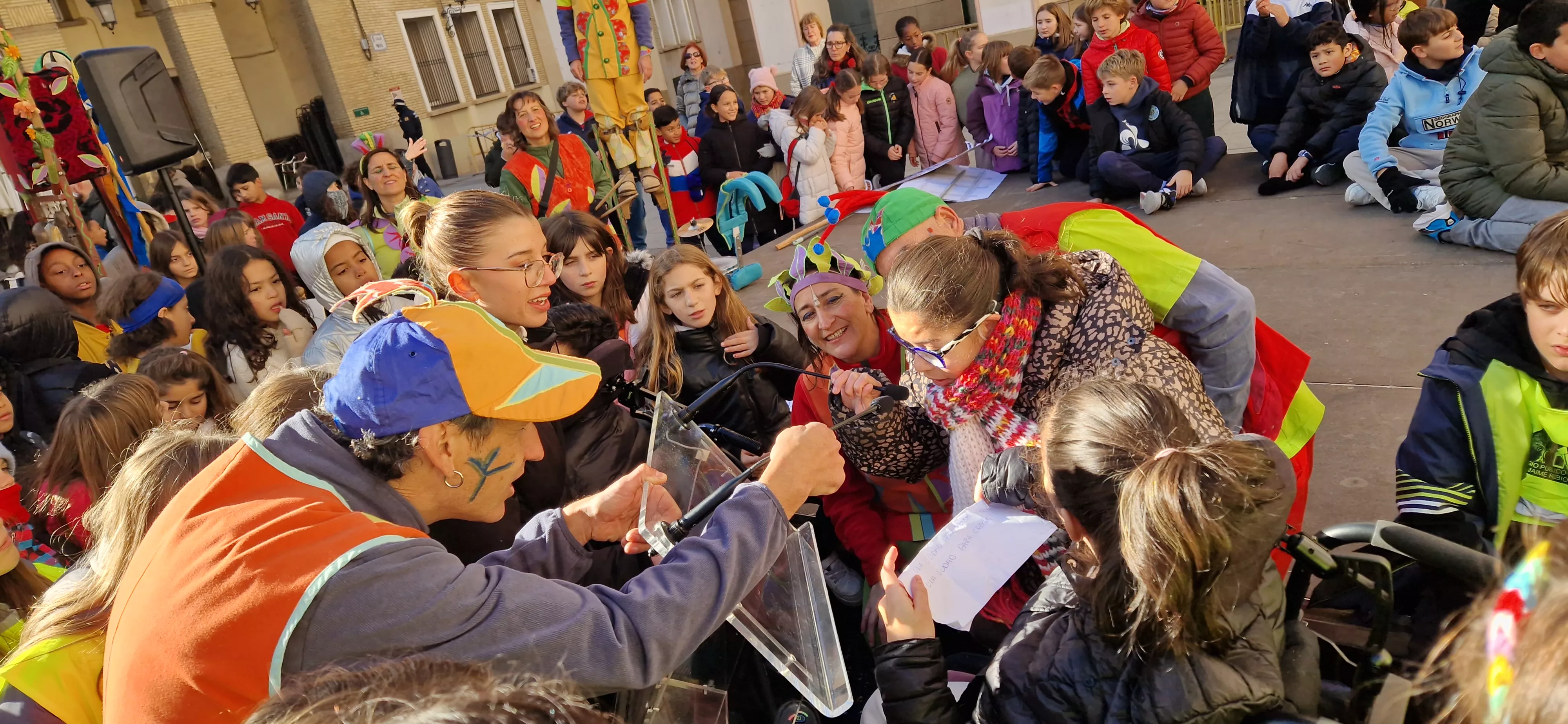 Celebración de la Convención de los Derechos del Niño en la plaza López Allué. Foto Myriam Martínez