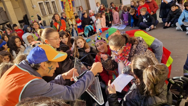 Celebración de la Convención de los Derechos del Niño en la plaza López Allué. Foto Myriam Martínez
