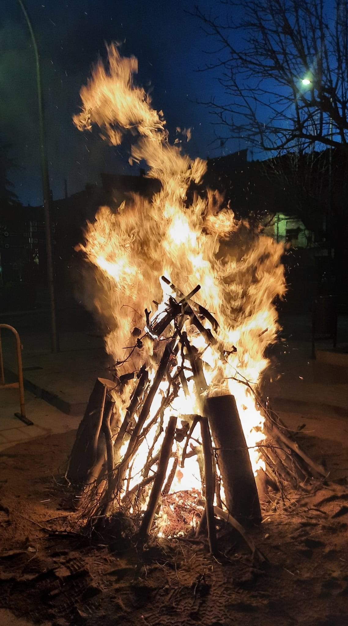 Hoguera de San Pablo en Ayerbe