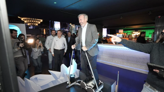 Azcón en la presentación de la nueva temporada del grupo Aramón.