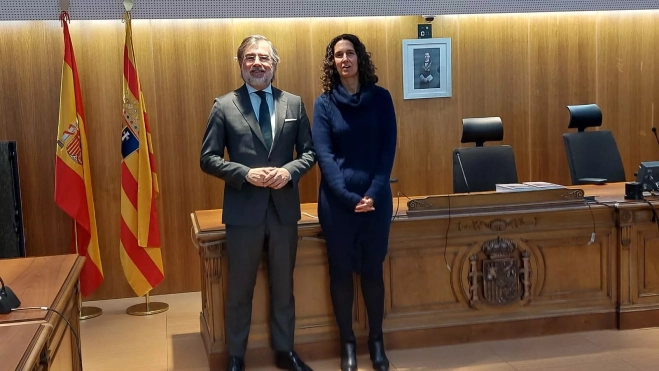 El presidente del Tribunal Superior de Justicia de Aragón con la presidenta de la Audiencia Provincial El presidente del Tribunal Superior de Justicia de Aragón con la presidenta de la Audiencia Provincial