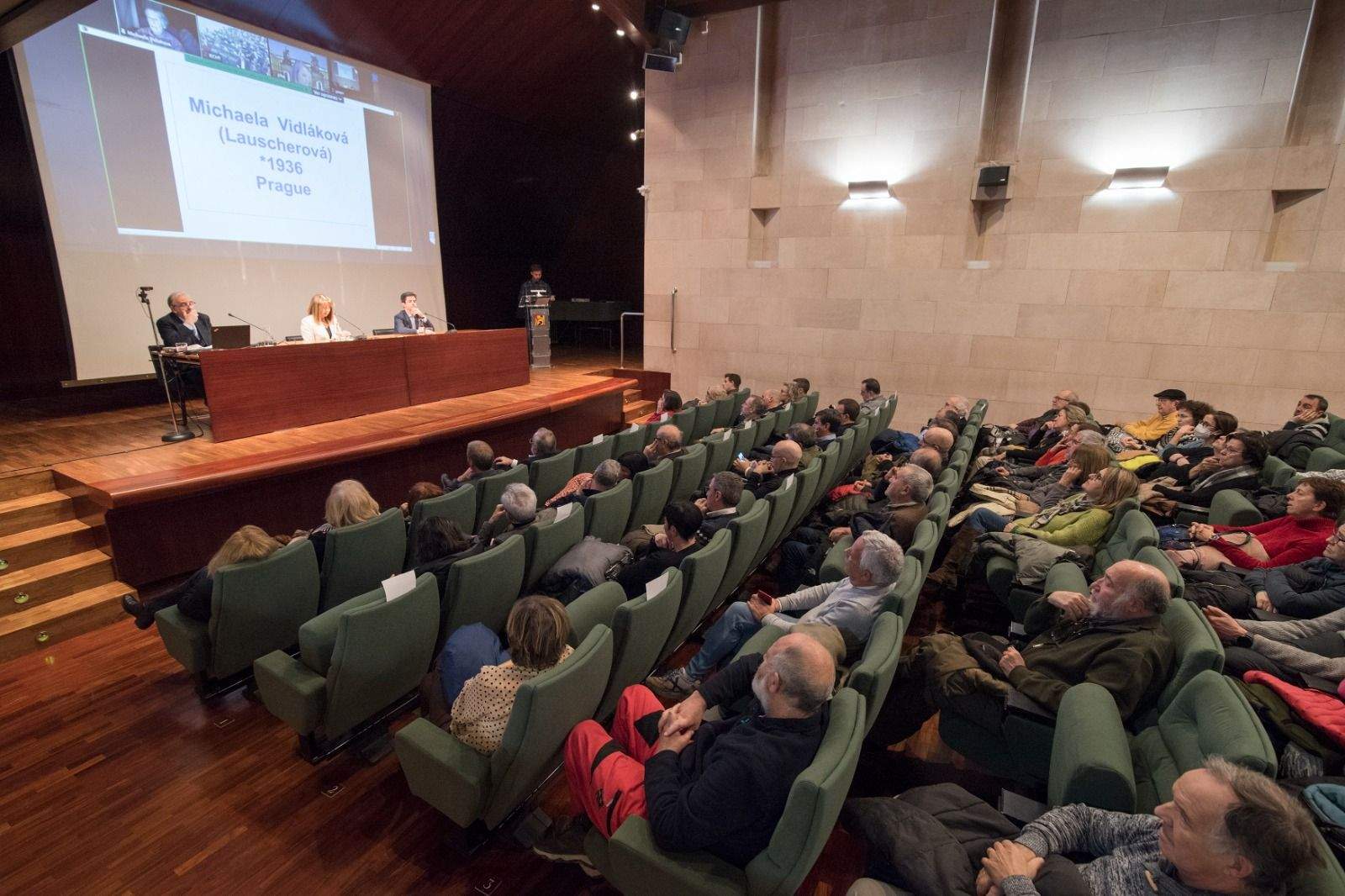 El foro ha contando con una importante asistencia. Foto Javier Blasco