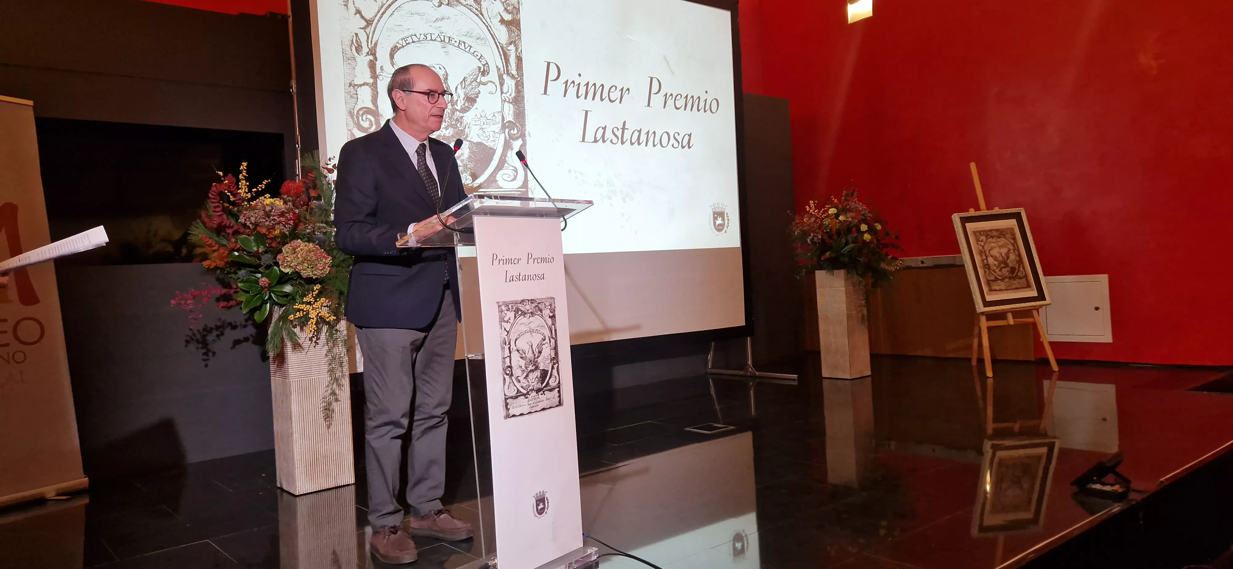 El secretario del Ayuntamiento de Huesca, Vicente Sierra. Entrega del Premio Lastanosa a María José Arbués. Foto Myriam Martínez