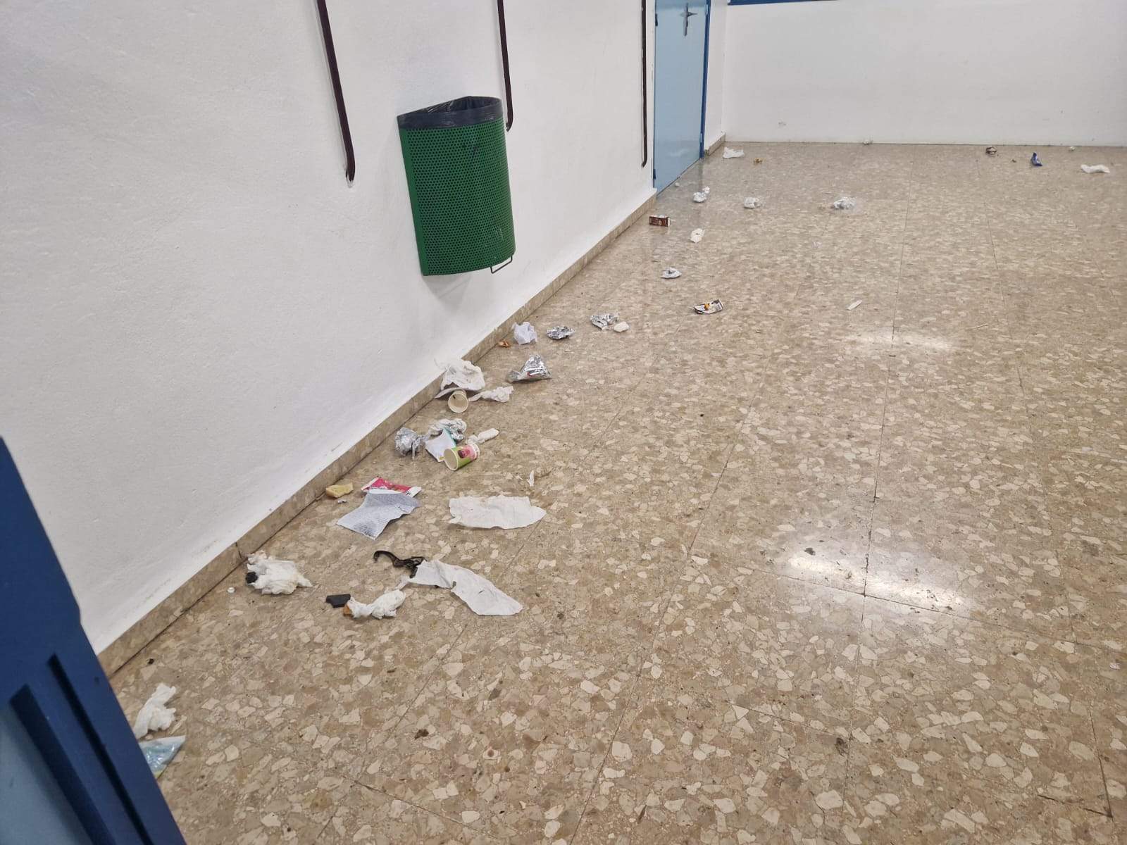 Efectos de la huelga de limpieza en el IES Pirámide y la Facultad de Ciencias de la Educación